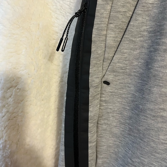 Nike Heather Gray Tech Fleece Joggers with Black Details - Picture 2 of 9